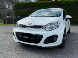 Weiß Gebraucht 2014 Kia Rio FIFA World Cup Edition Kleinwagen | 5.800 € (Etwas zu teuer)
