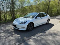 Weiß Gebraucht 2021 Tesla Model 3 Standard Range Plus Limousine | 23.500 € (Guter Preis)