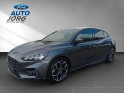 Grau Gebraucht 2020 Ford Focus ST-Line Limousine | 18.399 € (Fairer Preis)