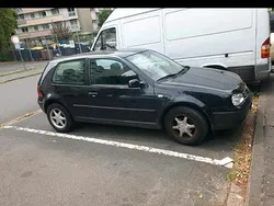 Schwarz Gebraucht 2002 VW Golf IV Kleinwagen | 650 € (Guter Preis)