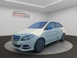 Weiß Gebraucht 2016 Mercedes B Electric Drive Van / Kleinbus | 9.999 €