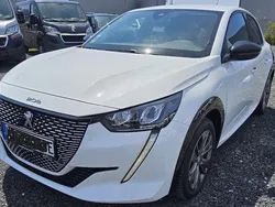 Weiß Gebraucht 2023 Peugeot e-208 Allure Kleinwagen | 15.555 € (Superpreis)