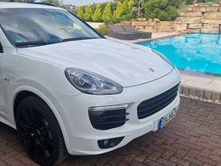 Weiß Gebraucht 2016 Porsche Cayenne S SUV | 43.900 € (Teuer)
