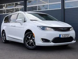 Weiß Gebraucht 2019 Chrysler Pacifica SUV | 28.950 € (Etwas zu teuer)