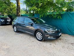 Grau Gebraucht 2015 VW Passat Comfortline Kombi | 9.000 € (Fairer Preis)