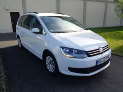 Weiß Gebraucht 2018 VW Sharan Comfortline Van / Kleinbus | 27.000 € (Etwas zu teuer)