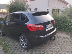 Schwarz Gebraucht 2017 BMW 218 Active Tourer Sport Line Van / Kleinbus | 13.200 € (Fairer Preis)