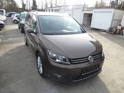 Braun Gebraucht 2013 VW Touran Highline Van / Kleinbus | 7.400 € (Fairer Preis)