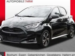 Schwarz Neu 2024 Toyota Yaris Hybrid Team Limousine | 24.489 € (Fairer Preis)