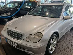 Gebraucht 2003 Mercedes C220 Classic Limousine | 1.800 € (Etwas zu teuer)