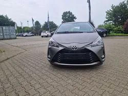 Grau Gebraucht 2017 Toyota Yaris Comfort Kleinwagen | 8.990 € (Guter Preis)