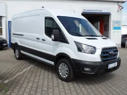 Frostweiß Gebraucht 2023 Ford Transit Trend Van | 34.980 €