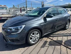Grau Gebraucht 2016 Renault Mégane IV Experience Limousine | 8.500 € (Guter Preis)