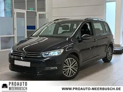 Deep black perleffekt Gebraucht 2024 VW Touran Comfortline Van / Kleinbus | 32.999 € (Fairer Preis)