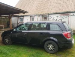 Schwarz Gebraucht 2009 Opel Astra Selection Kombi | 2.750 € (Teuer)