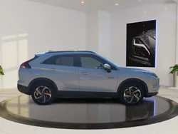 Weiß metallic Gebraucht 2023 Mitsubishi Eclipse Cross Plus SUV | 30.410 € (Teuer)