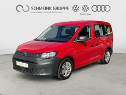 Kirschrot Gebraucht 2021 VW Caddy Basis Van / Kleinbus | 20.880 € (Etwas zu teuer)