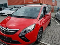 Rot Gebraucht 2015 Opel Zafira Tourer Edition Van / Kleinbus | 7.650 € (Superpreis)