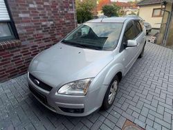 Grau Gebraucht 2007 Ford Focus Style Kombi | 2.000 € (Fairer Preis)