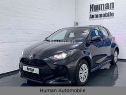 Night time black Gebraucht 2022 Toyota Yaris Hybrid Business Edition Limousine | 15.950 € (Guter Preis)