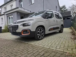 Grau Gebraucht 2018 Citroën Berlingo XTR Van / Kleinbus | 15.500 € (Etwas zu teuer)