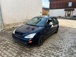 Blau Gebraucht 1999 Ford Focus Zetec Kleinwagen | 500 € (Superpreis)