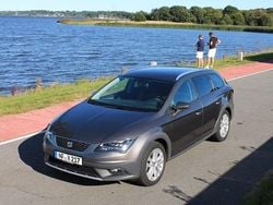Braun Gebraucht 2016 Seat Leon X-Perience Kombi | 15.800 € (Fairer Preis)