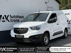 Weiß Gebraucht 2022 Opel Combo Edition Van / Kleinbus | 13.990 € (Guter Preis)