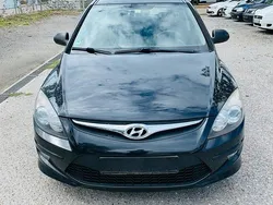 Schwarz Gebraucht 2011 Hyundai i30 Kombi | 1.850 € (Guter Preis)