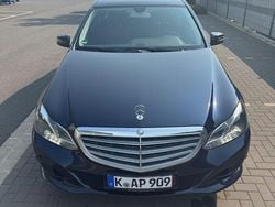 Blau Gebraucht 2015 Mercedes E200 Limousine | 13.900 € (Fairer Preis)