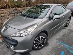 Grau Gebraucht 2010 Peugeot 207 CC Cabrio | 2.200 € (Guter Preis)