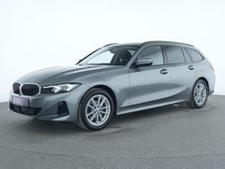 Skyscraper grau Gebraucht 2024 BMW 318 Comfort Edition Limousine | 33.969 € (Guter Preis)