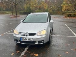 Silber Gebraucht 2006 VW Golf V Limousine | 4.400 € (Etwas zu teuer)