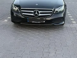 Schwarz Gebraucht 2018 Mercedes E220 Avantgarde Limousine | 24.999 € (Superpreis)