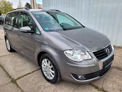 Grau Gebraucht 2009 VW Touran Trendline Van / Kleinbus | 7.900 € (Teuer)