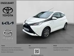 Weiß Gebraucht 2015 Toyota Aygo Business Edition Kleinwagen | 7.950 € (Fairer Preis)