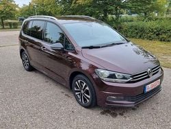 Rot Gebraucht 2019 VW Touran IQ Drive Van / Kleinbus | 18.480 € (Guter Preis)