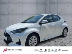Weiß Gebraucht 2021 Toyota Yaris Hybrid Comfort Kleinwagen | 16.960 € (Guter Preis)