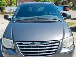 Gebraucht 2007 Chrysler Voyager Van / Kleinbus | 2.700 € (Teuer)