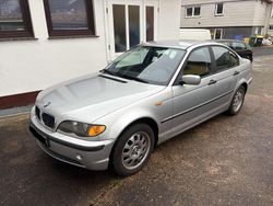 Gebraucht 2001 BMW 318 Limousine | 2.995 € (Etwas zu teuer)