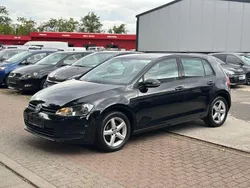 Schwarz Gebraucht 2016 VW Golf VII Comfortline Limousine | 9.800 € (Fairer Preis)