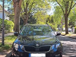 Schwarz Gebraucht 2019 Skoda Octavia Kombi | 10.900 € (Fairer Preis)