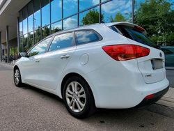 Weiß Gebraucht 2014 Kia Ceed Sportswagon Kombi | 5.899 € (Fairer Preis)