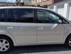 Silber Gebraucht 2010 VW Touran Comfortline Van / Kleinbus | 5.950 € (Guter Preis)