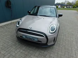 Grau Gebraucht 2022 Mini Cooper Classic Kleinwagen | 22.900 € (Teuer)