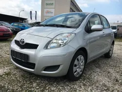 Silber Gebraucht 2009 Toyota Yaris Sol Limousine | 3.999 € (Fairer Preis)