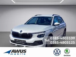 Moonweiß perleffekt Gebraucht 2024 Skoda Kamiq Selection SUV | 25.990 € (Etwas zu teuer)