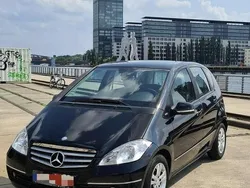 Schwarz Gebraucht 2010 Mercedes A180 Kleinwagen | 5.500 € (Fairer Preis)