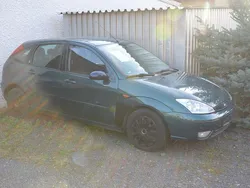 Grün Gebraucht 2002 Ford Focus Kleinwagen | 450 € (Guter Preis)