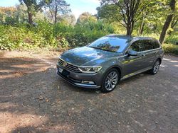 Grau Gebraucht 2016 VW Passat R-line Kombi | 13.600 € (Teuer)